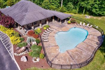Above The Cove (3-Bedroom Home) with Pool and Mountain view by RedAwning