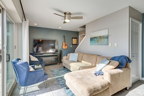 Living Room | Free WiFi | Direct Access to Lobdell Lake’s Stage Island