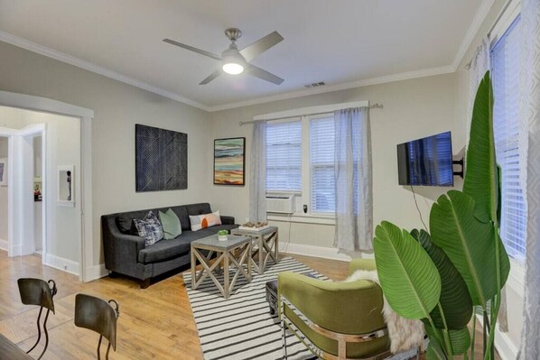 A beautiful breezy apartment waiting for a great stay!