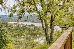 Welcome to Lake Nacimiento! 