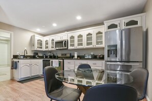 Dining Table/Kitchen