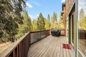 Propane BBQ grill available for guests!