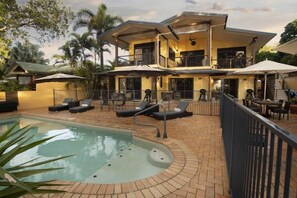 Latitude 17 - Suite 2 - Pool Area