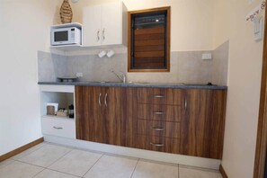 Latitude 17 - Suite 3 - Kitchenette