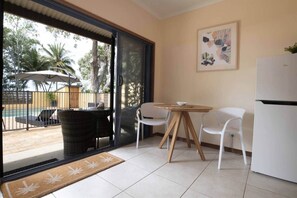 Latitude 17 - Suite 1 - Dining Kitchenette