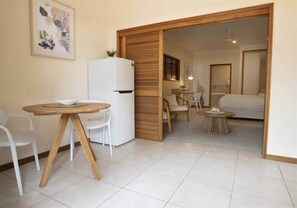 Latitude 17 - Suite 1 - Kitchenette - Dining Area