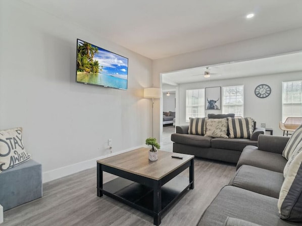 Large Living Room w/ 50" Smart TV