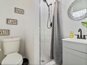 Bathroom w/ standup shower