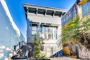 Front view of building from Shotwell Street