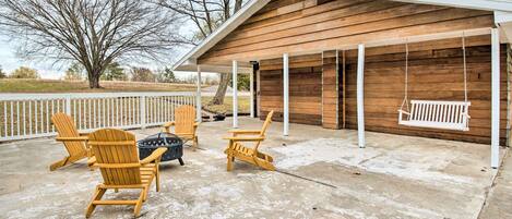 Carbondale Vacation Rental | 2BR | 1BA | 800 Sq Ft | Step-Free Access