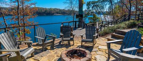 Lakeside fire pit / Adirondack chairs/ Outdoor TV