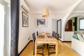 Dining area,Lunch