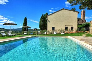 Building Exterior, Garden, Pool
