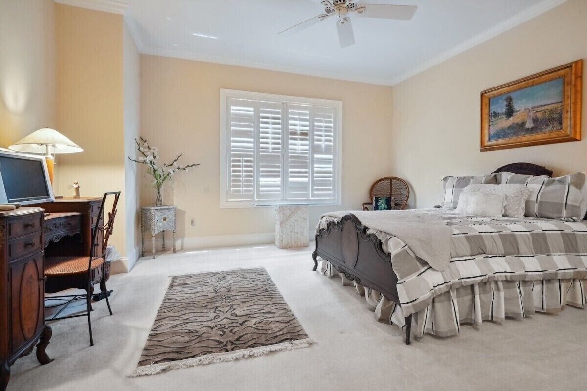 10 Palm Villas Court