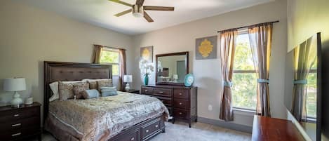 Queen Bed (Sleeps 2)