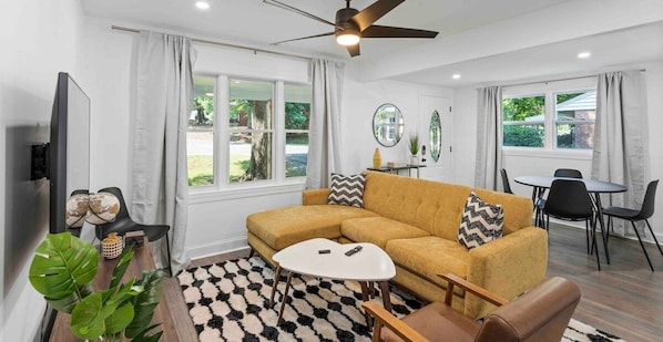 Gather around in the living room and enjoy unforgettable moments with your friends and family.