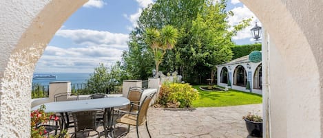 The garden with sea view at Seahaven, Devon