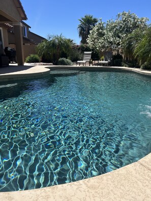 Heated pool- Oct. to April! 