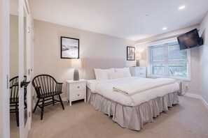 Primary bedroom: King bed