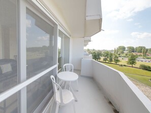 Himmel, Gebäude, Pflanze, Schatten, Wolke, Eigentumswohnung, Fussboden, Haus, Baum, Fenster