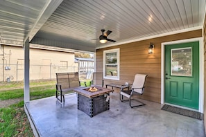Private Patio | Fire Pit | Outdoor Seating