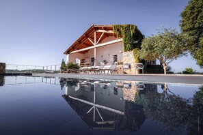 Outside: Heated swimming pool - Terraces - Plancha - Table for 14 people - Sofa - Table tennis - Play area with tree house, trampoline, swing and slide - Petanque pitch + boules.