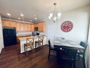 Kitchen/Dining Area