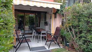 Terrace & garden