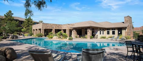 Lounge around the Coral Springs communal pool!