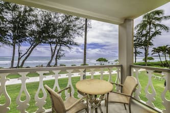 Islander on the Beach 232: Beach Resort Room w/ View, AC & Kitchenette