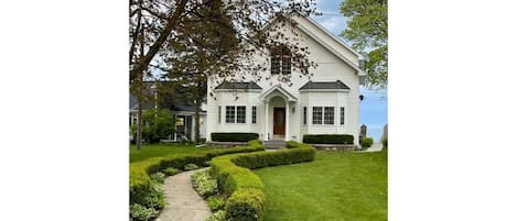 House view from the front