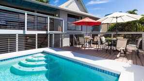 Pool side dining