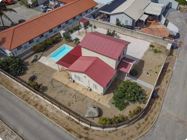 Fully fenced, entire house with private pool 