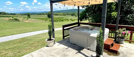 Hot tub retreat with Antietam views! Relax under pergola, ultimate getaway! 