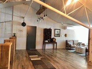 Landing & access to Loft