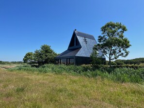 Außenseite Ferienhaus [Sommer]