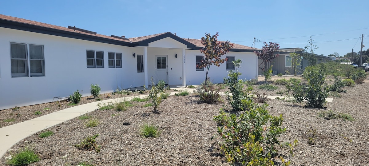 Traditional Home with modern furnishes in the coveted Point Dume neigbhorhood