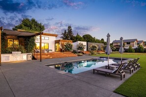Indulge in the Sonoma wine country lifestyle all year round.