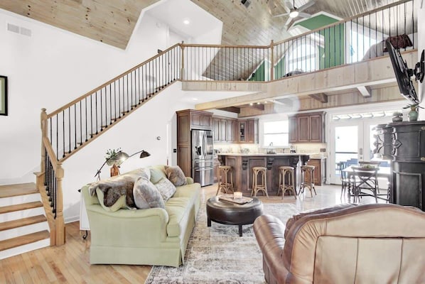 Enjoy the views from any floor of the cabin!