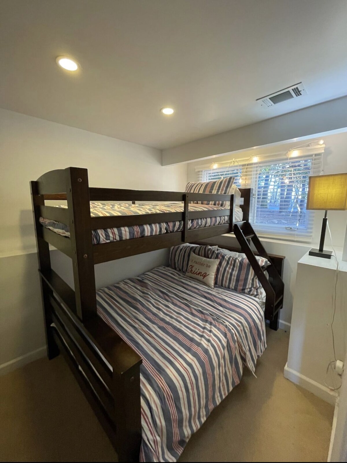 Beautiful Mountain Condo…Steps to Resort/hiking/restaurants