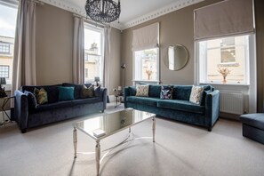 Living Room / Lounge