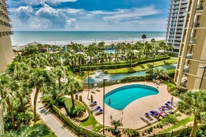 Royale Palms Pool