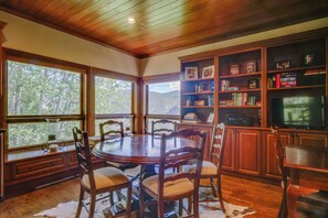 A cozy spot ideal for sharing a meal, a game, or simply socializing.