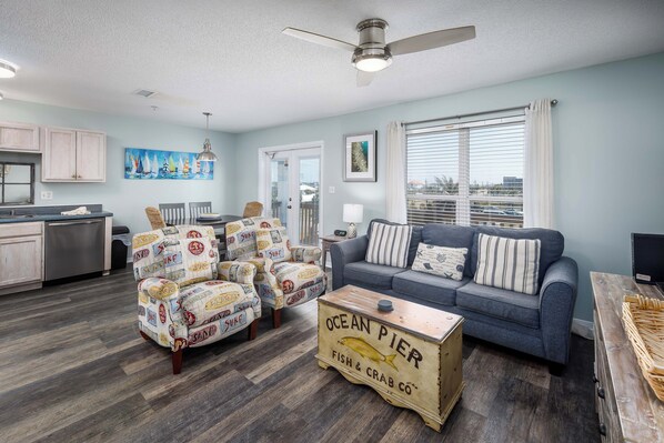 Living room with queen size sleeper sofa