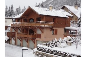 Chalet l'Hysope sous la neige