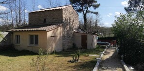 Maison en pierre, ancienne grangette