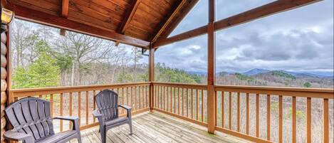 Welcome to Black Bear Lodge. Relax on multiple decks, all with endless mountain views of the Smokeys!