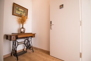 Entrance door with self check-in lock
