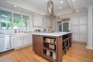 Modern kitchen. Fully stocked with all the appliances and tools to entertain in style.