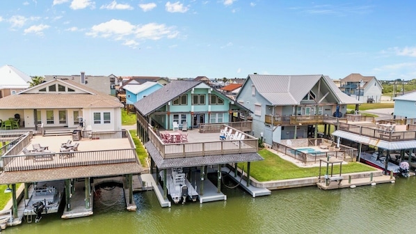 Dubois House in Dolphin Point Subdivision right off the ICW